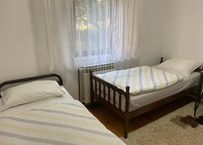 Lav Apartments